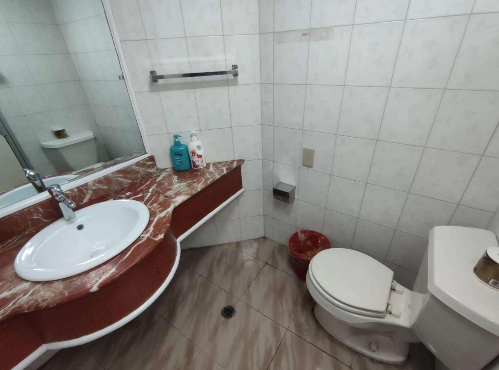 Inestin Shanghai Apt Lujiazui Luaran gambar